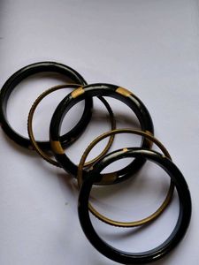 Set of chunky Bangles