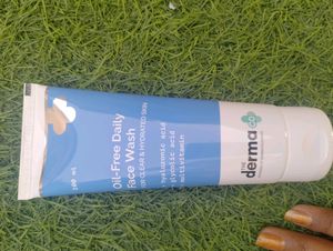 The Derma Co Face Wash