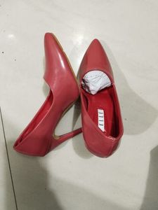 ELLE Pointed Toe Stiletto Heel Pumps