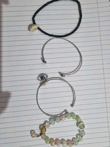 Bracelet