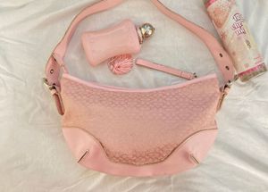 vintage coach pink monogram hobo 👛