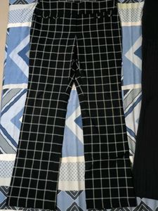 Set Of 2 Women&#39;s Pants