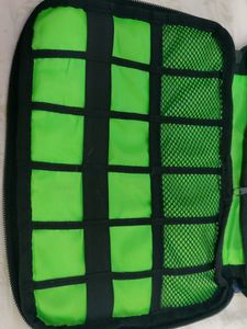 GADGET ORGANIZER  WITH 16 SLOTS
