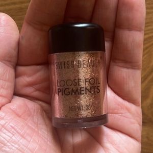 Swiss Beauty Liquid Eye Shadow &amp;loose foil pigment