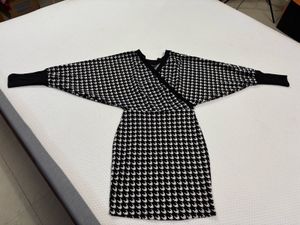 Black and white bodycon dress