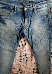 UCB (United colors Of Benitton) Original Jeans. Slim Fit And Strechable 38 Size