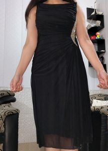 Black Knee Length Midi🖤