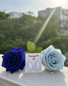 Chic Iridescent Pink Teardrop Stud Earrings