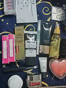 FLASH SALE! 31 Pieces Makeup Artist Beginner Kit.