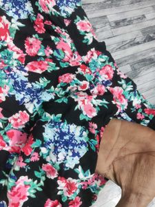 Floral Print Shorts 32.size 🧡