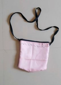 Sling Bag For Daily Use.💓    Lather Material💓