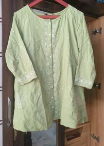 New Causal Top With Embroidery