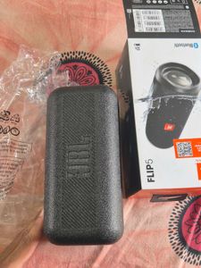 JBL Flip 5 Portable Bluetooth Speaker