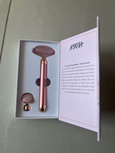 Nykaa Vibrating Face Roller With Under eye Massager In Rose Quartz