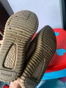 Yeezy Boost 350 V2