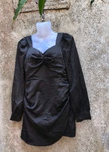 5.20.2 SEXY BLACK BODYCON