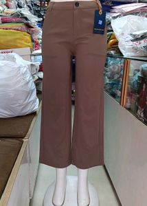 Stretchable Straight Trouser