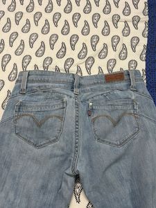 LEVIS JEANS