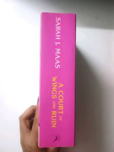 A Court of Wings &amp; Ruin by Sarah J Mass+ Free Gift