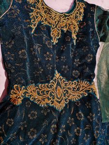 Today&#39;s Sell 🎉🎉🎉 Teal Embroidered Anarkali Suit