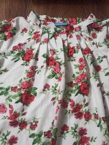 Beautiful Floral Top 😍