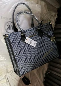 MICHAEL KORS PREMIUM QUALITY HANDBAG