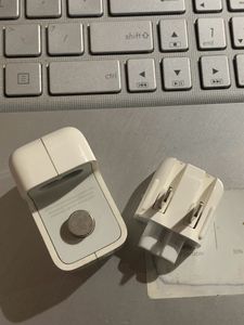 Apple Iphone 10w Charger Adapter(ORIGINAL)