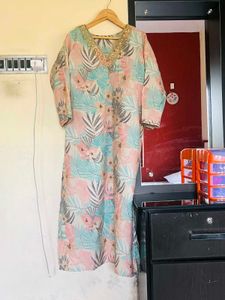 Floral Print Kurti  Set with Embellished Neckline