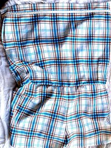 Shorts Skrit Attached With Pant Inside.