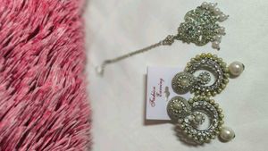 Elegant Earrings and Maang Tikka Set