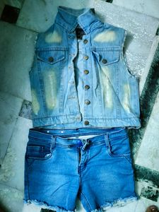 Combo Offer 🌼 Jacket+ Denim Shorts