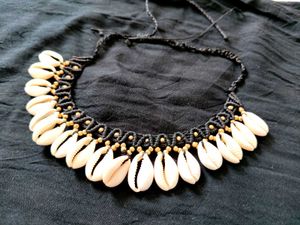 White Seashell Choker