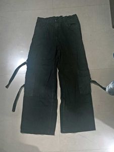 *ON SALE* BLACK CARGO PANTS