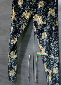 Brand New Velvet Nightwear, Very Dressy And Can Be Used During Winters. Not Used At All  It Has 2 Zippers And Can Be Used During Nursing Also