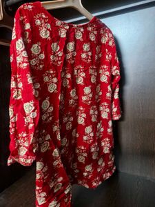 Red Kurti