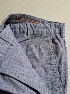 Checked Grey Casual Pants