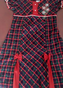 Girls dress multicoloured checks. Age 10-13