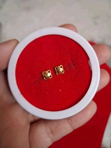 Beautiful New Desiner Studs Gold