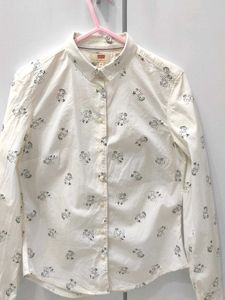 Levi's Cute doggo Printed Shirt. Truly New. Never