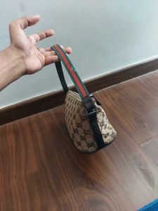 Authentic GUCCI boat Baguette