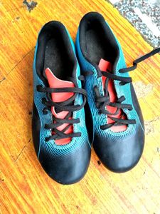 Football Boots Size 4