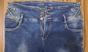 Stylish Blue Denim Jeans for women