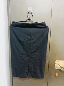 Chic Black Straight Skirt