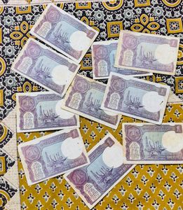 Rare Rs-“1” “1985” 10 notes.
