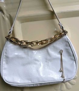 White Croc Chain Bag💫