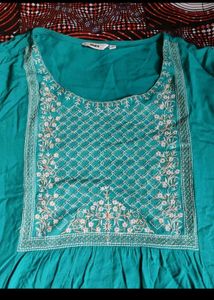 Green Elegant Embroidered Kurta
