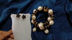 Jewellery Set: Bracelet &amp; Earrings