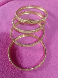 Devi Bangles With Box