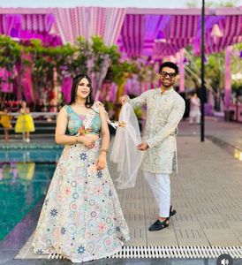 Couple Dress