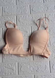 Nude plunge Push-Up Bra